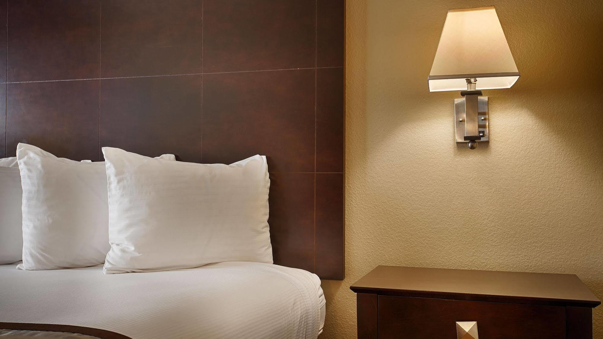 Best Western Plus Rancho Cordova Inn Exterior foto