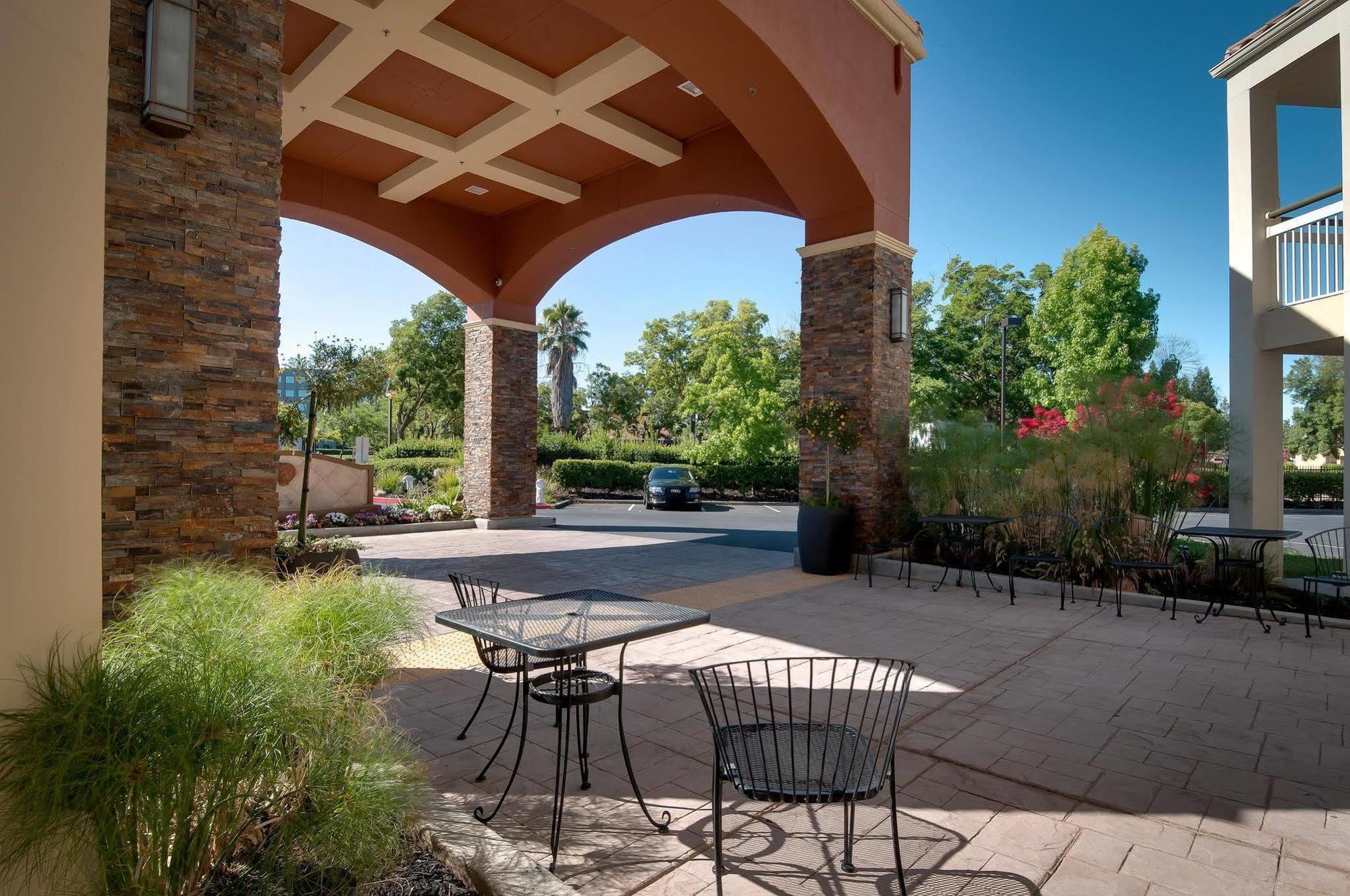 Best Western Plus Rancho Cordova Inn Exterior foto